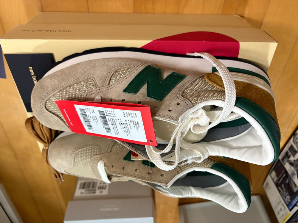 뉴발란스(NB) USA 한정판 M990TG1(베이지) 280mm 미사용 새제품 판매합니다.--3