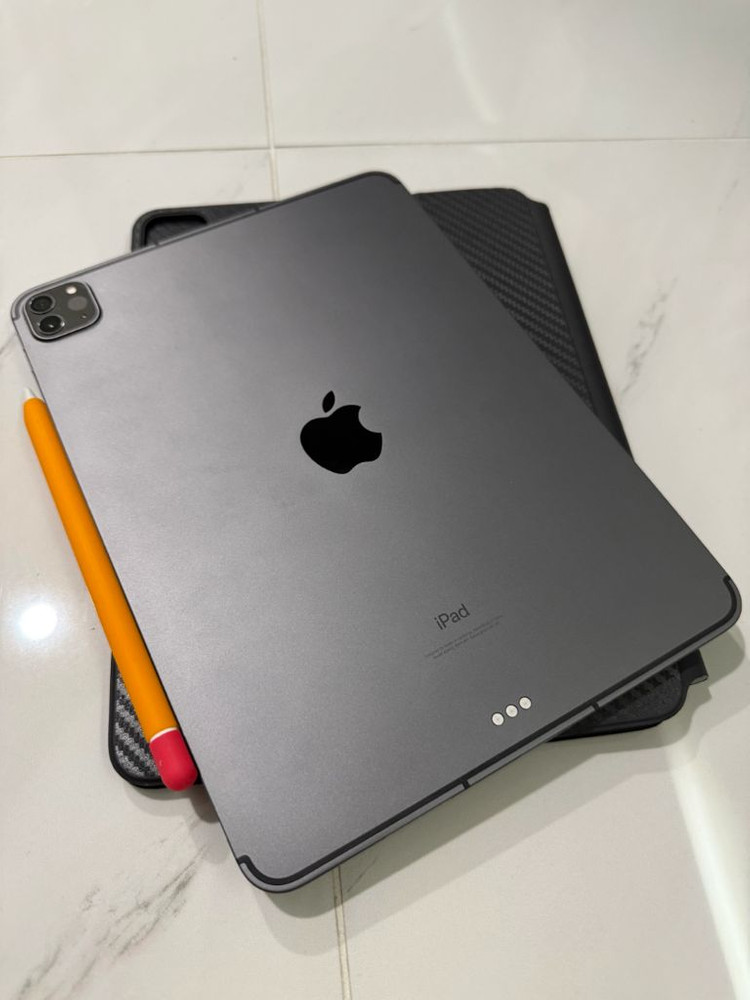 아이패드 프로 11인치 3세대 M1 256GB 셀룰러 스페이스 그레이 + 펜슬/키보드/폴리오--1