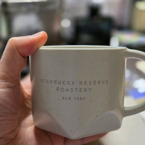 스타벅스 리저브 로스터리 뉴욕 머그컵 (화이트)