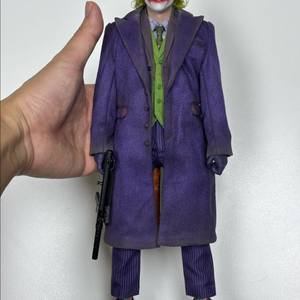 핫토이x 작가작 조커 의상 셋 팝니다.