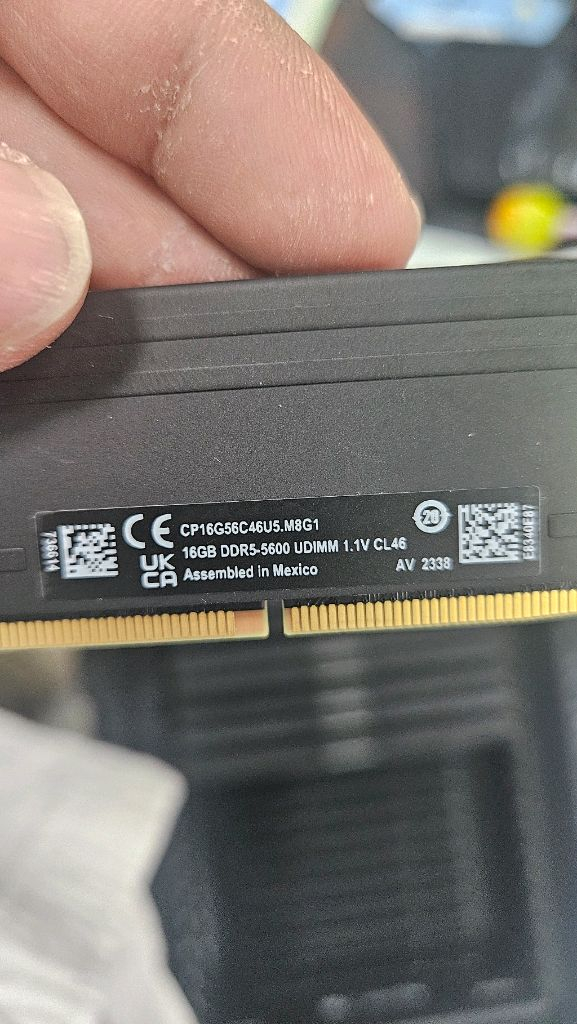 마이크론 Crucial DDR5 Pro 16GB 5600MHz 데스크탑 램(방열판 유)--0
