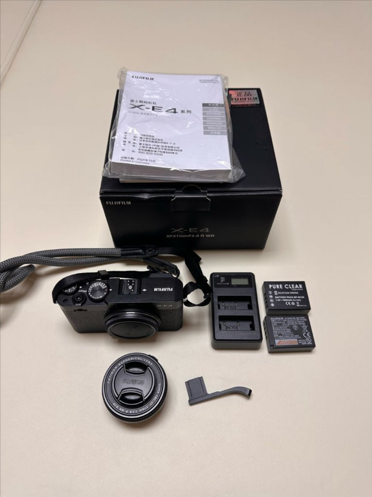 후지필름 X-E4 미러리스 카메라 이미지