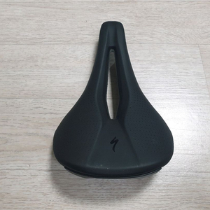 스페셜라이즈드 파워 아크 안장 팝니다.