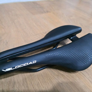 벨로시닷 신형 안장 이미지
