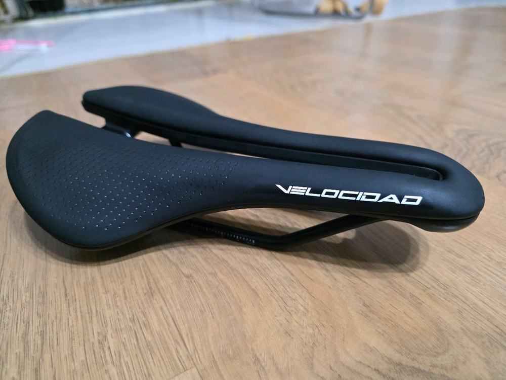 벨로시닷 신형 안장 이미지