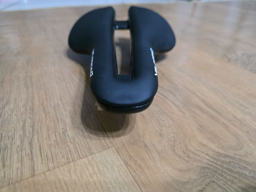 벨로시닷 신형 안장 이미지