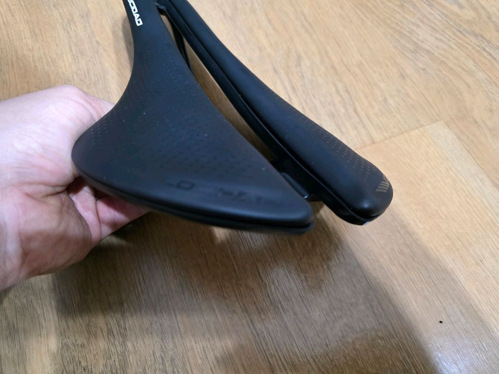 벨로시닷 신형 안장 이미지