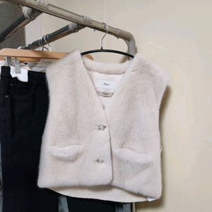 오즈세컨 밍크 베스트(한섬 럭키슈에뜨 시스템 마인 타임 sjsj