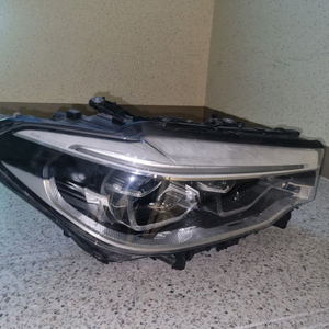 BMW5시리즈 G30 헤드라이트 조수석
