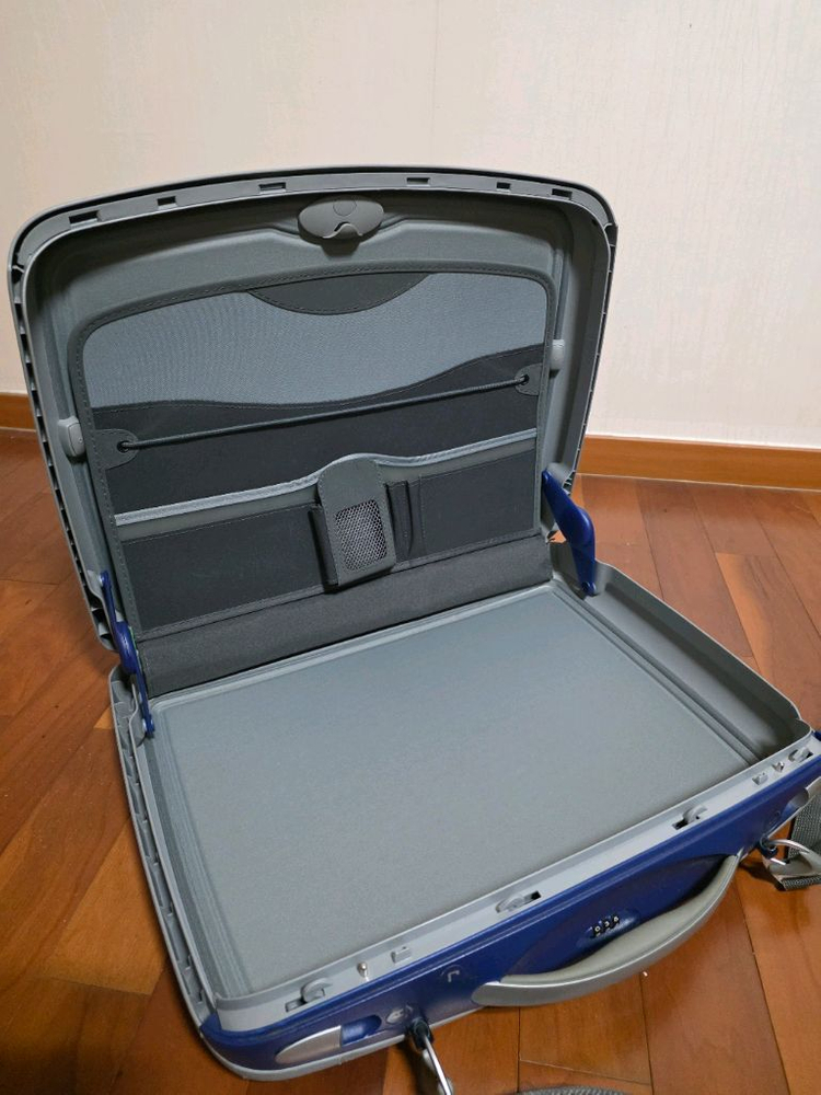 쌤소나이트 출장용 서류가방 하드카바 제품--8