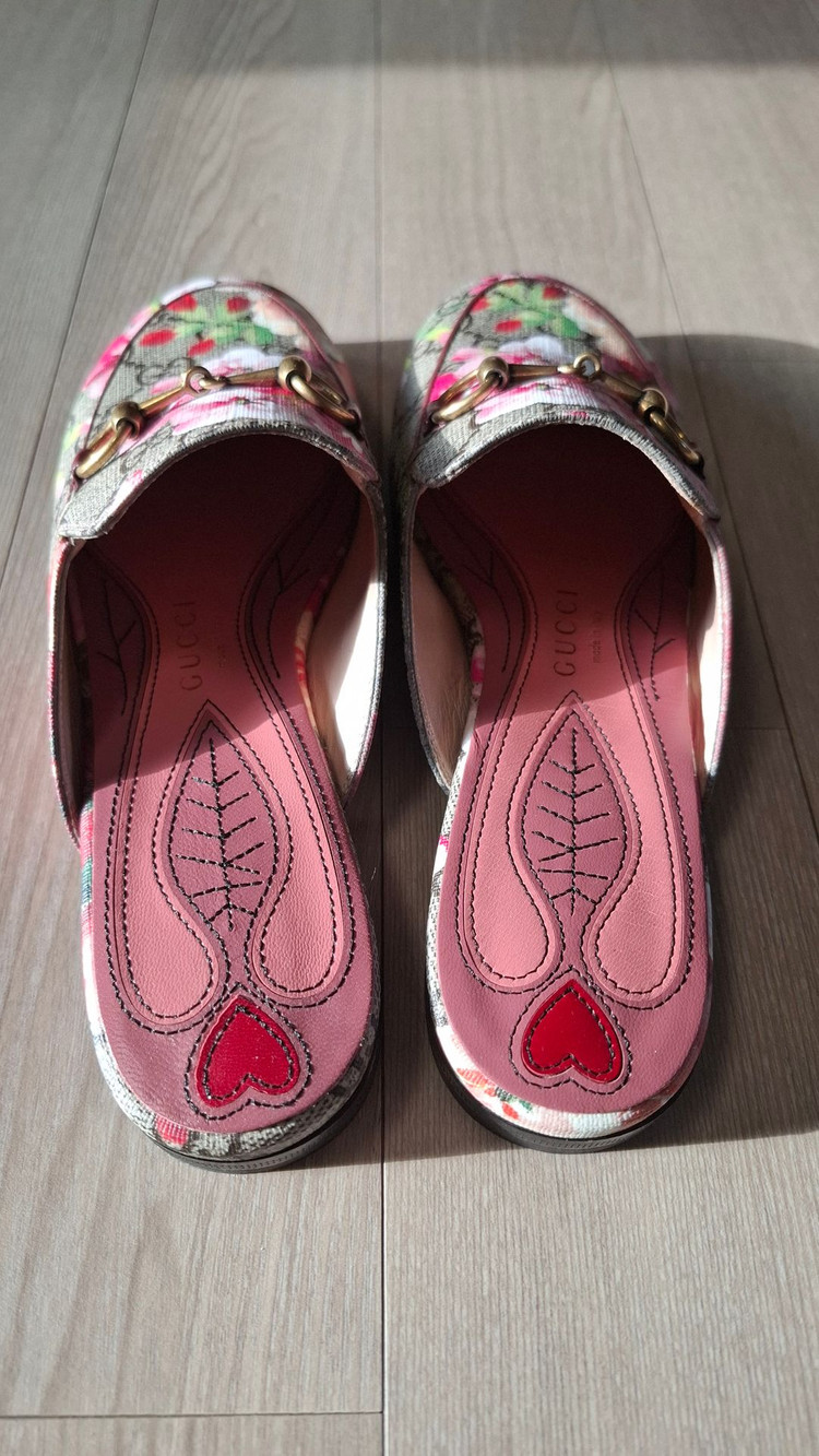 구찌 플로럴 슬라이드 / 블로퍼 판매해요 (사이즈 34 1/2) 이미지