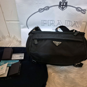 *강추*(새상품)프라다 리나일론 바이커백 M
