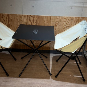 네이버후드 헬리녹스 한정판 카페체어 2개 & 카페테이블(카드결제가능) 2개 세트 이미지