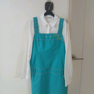 세상에 하나뿐인 앞치마 폭 76 블라우스는 안팔아오