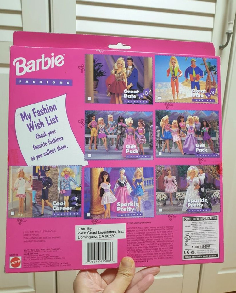 (미개봉) 바비, 켄 커플 인형옷 세트--1