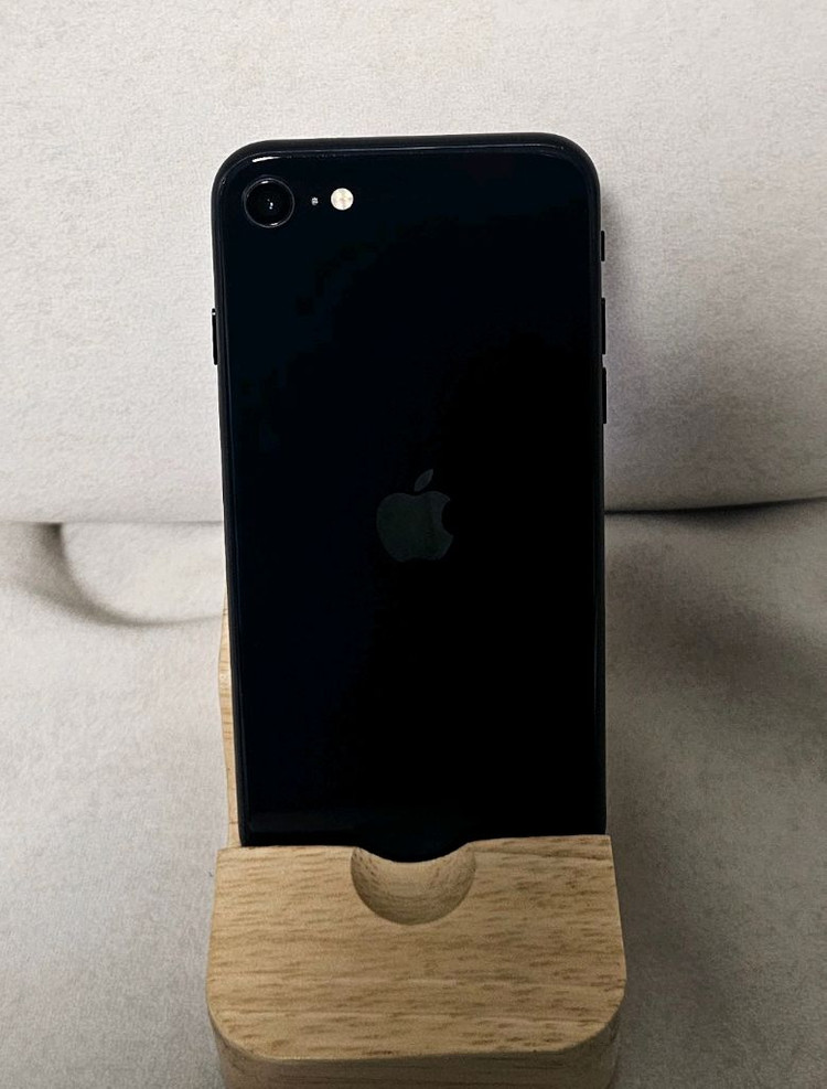 아이폰 SE3 미드나이트 64G 판매!(선물용) 이미지