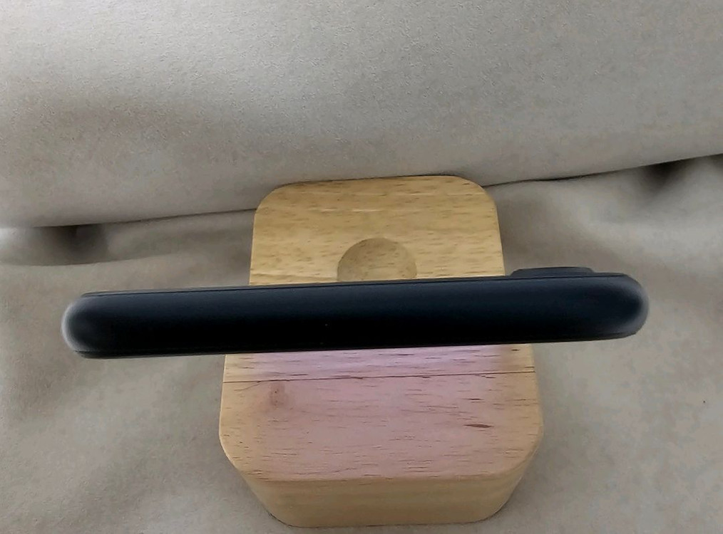 아이폰 SE3 미드나이트 64G 판매!(선물용) 이미지