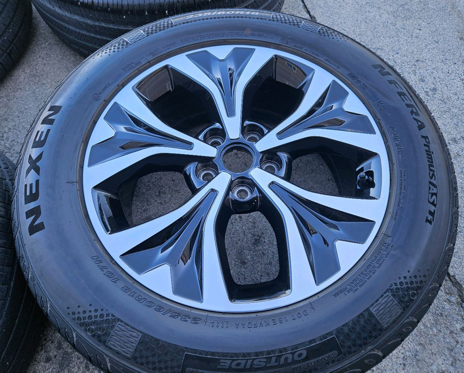 카니발KA4 18인치 순정휠타이어 판매--2