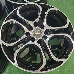 레이,모닝 PCD 100 4홀 15인치 휠 판매 이미지