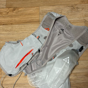 나이키 트레일러닝벨트 acg 고트팩 베스트팝니다 M사이즈 (단순개봉 새상품) 이미지