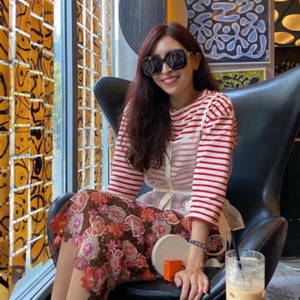 코스모폴리탄줄라이 스커트