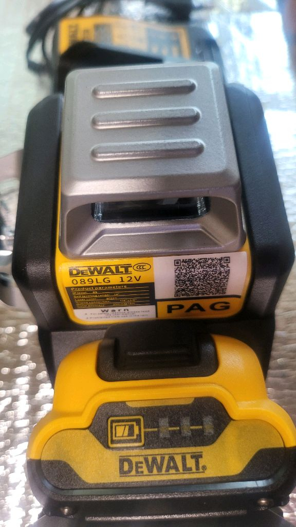 디월트 레이저 레벨기 12라인 3D 자동 셀프--1