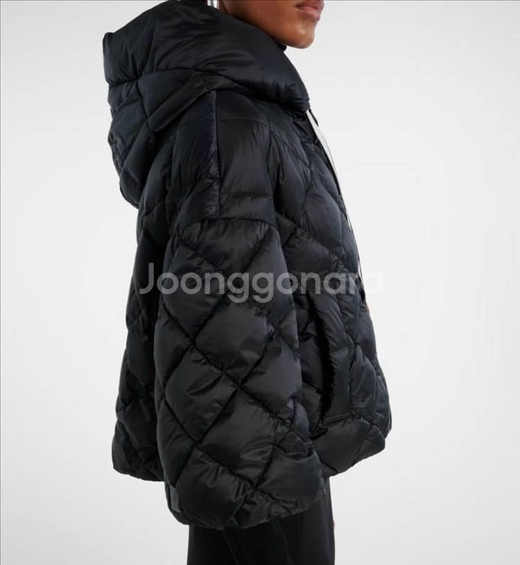 막스마라 씨소프트 발수 신상 크롭 패딩 42--3