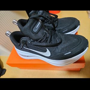 나이키 보메로플러스 255