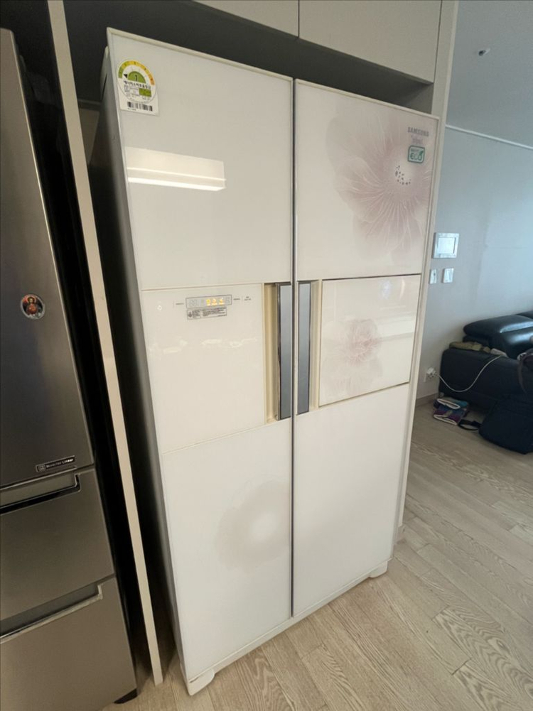 삼성 지펠 양문형 냉장고 726L (SRT746BWFM)--1