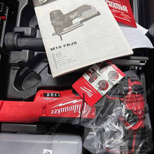 (새제품) 밀워키 M18 FBJS-0X0 직쏘 바디그립 팝니다