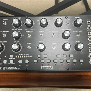 moog mother-32