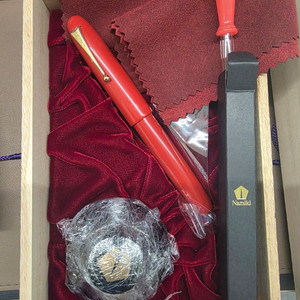 나미키 엠페러 우루시 50호 FM닙 만년필 팝니다