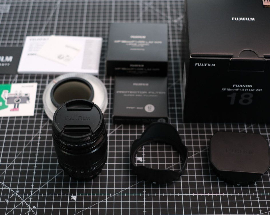 후지 XF18mm F1.4 R LM WR + 사각후드 등 박스 풀셋 이미지