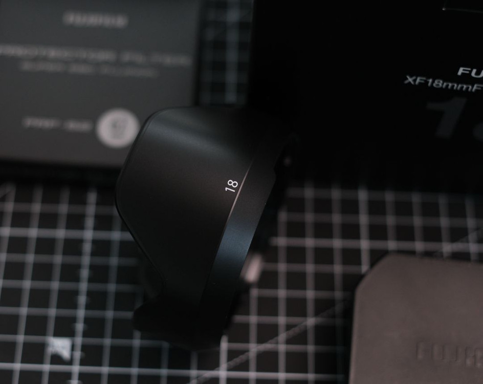 후지 XF18mm F1.4 R LM WR + 사각후드 등 박스 풀셋 이미지