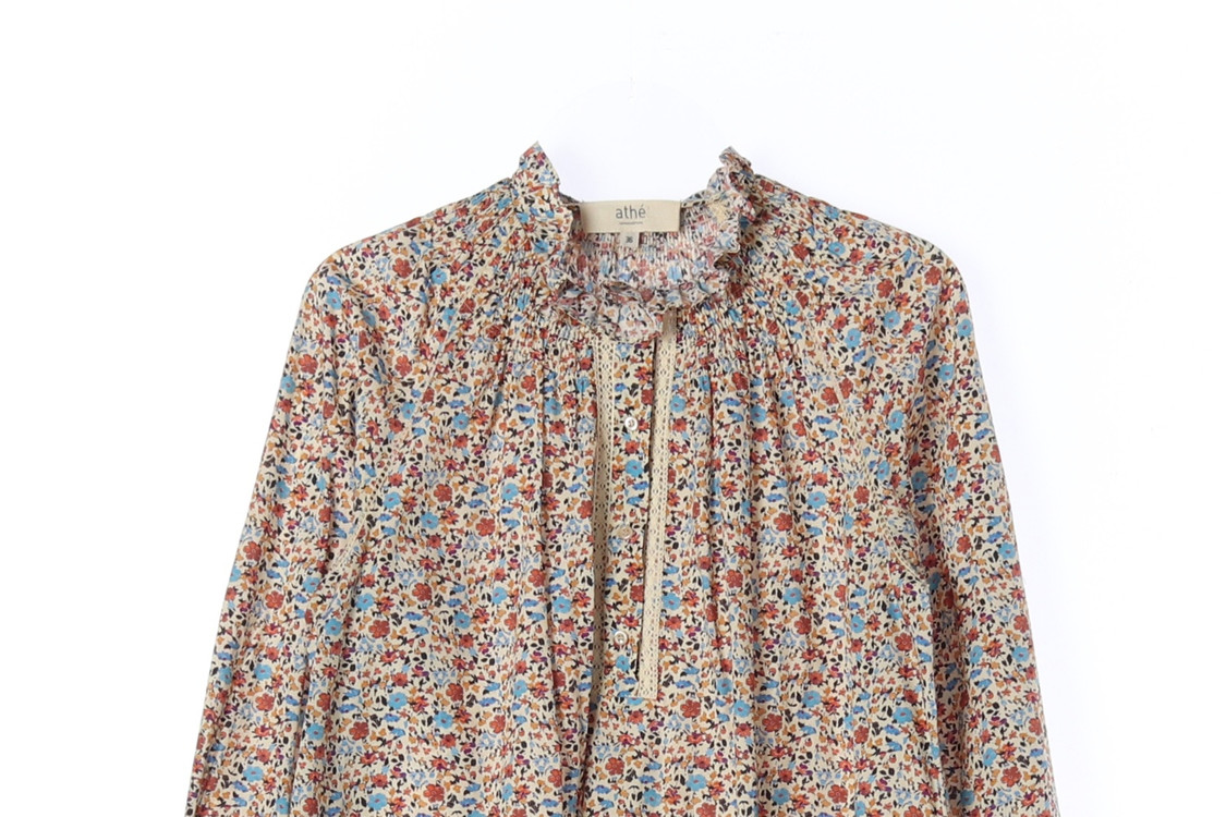 아떼 바네사브루노 플로럴 레이스 러플 하프넥 긴팔 블라우스 이미지