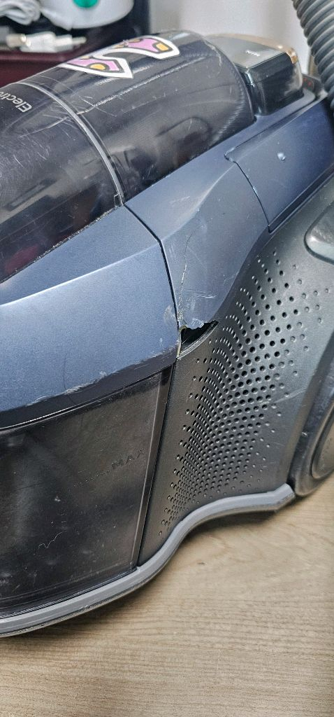 일렉트로룩스 퓨어 C9 유선청소기--2