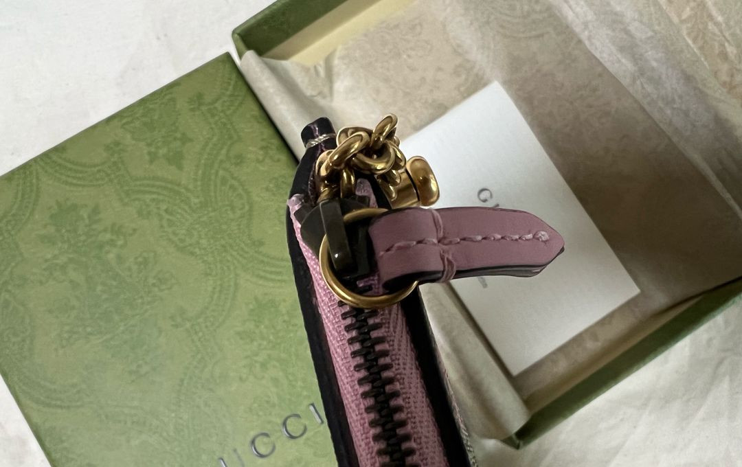 구찌 정품 딸기 키링 스트로베리 지갑 이미지