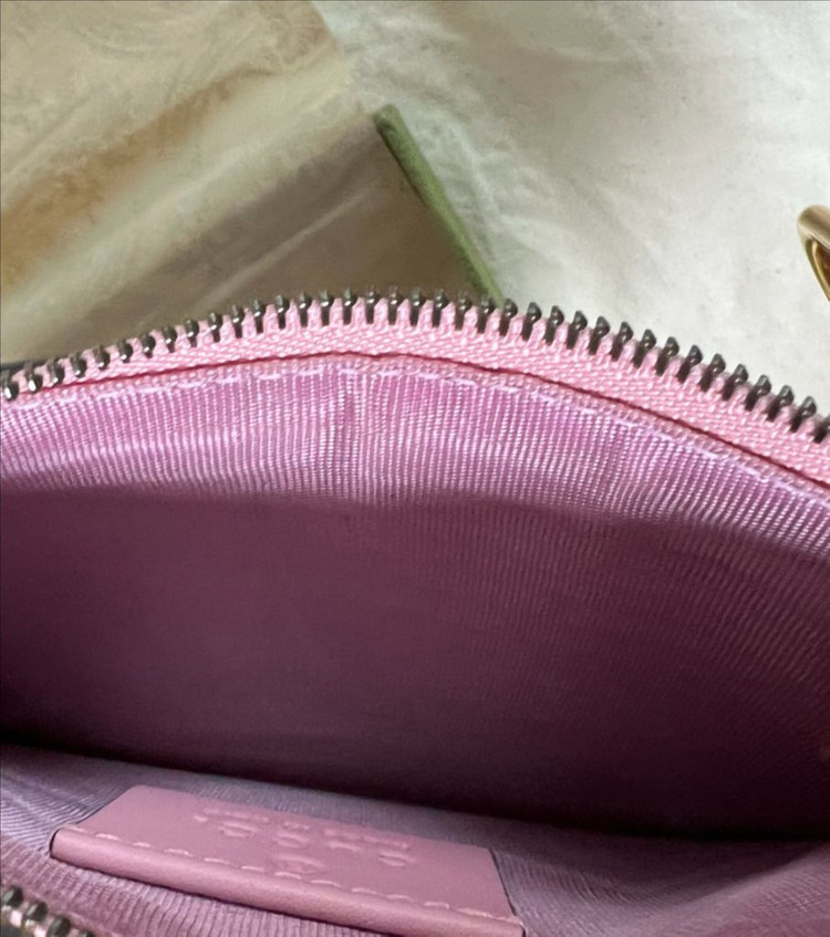 구찌 정품 딸기 키링 스트로베리 지갑 이미지