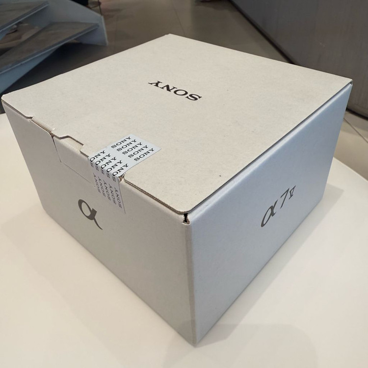 소니 A7m5 미개봉 새제품 판매합니다.--1