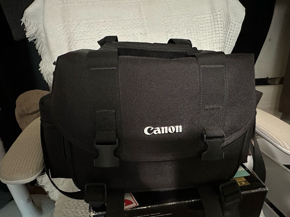 캐논 EOS R6 미러리스 카메라 이미지