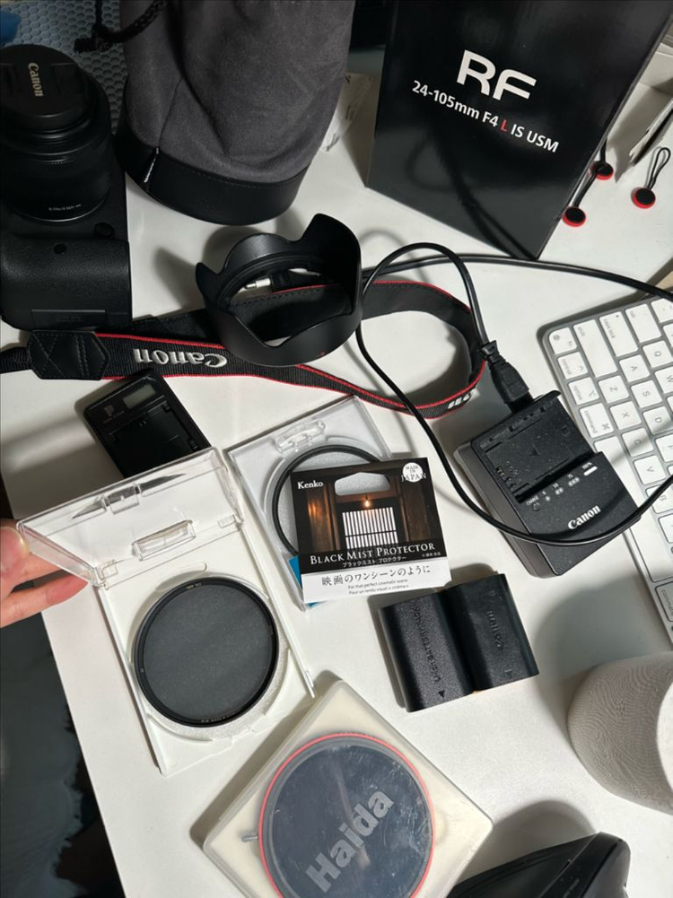 캐논 EOS R6 미러리스 카메라 이미지