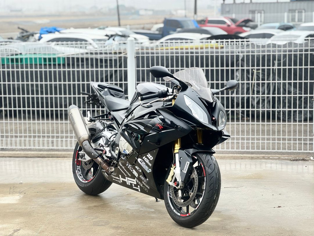 S1000rr 15년식 4만키로대 아크라 머플러 구변차량 판매합니다 이미지
