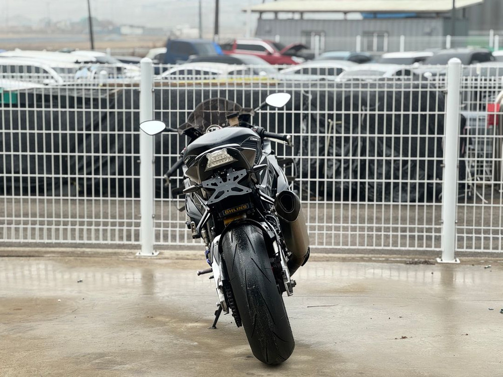 S1000rr 15년식 4만키로대 아크라 머플러 구변차량 판매합니다 이미지