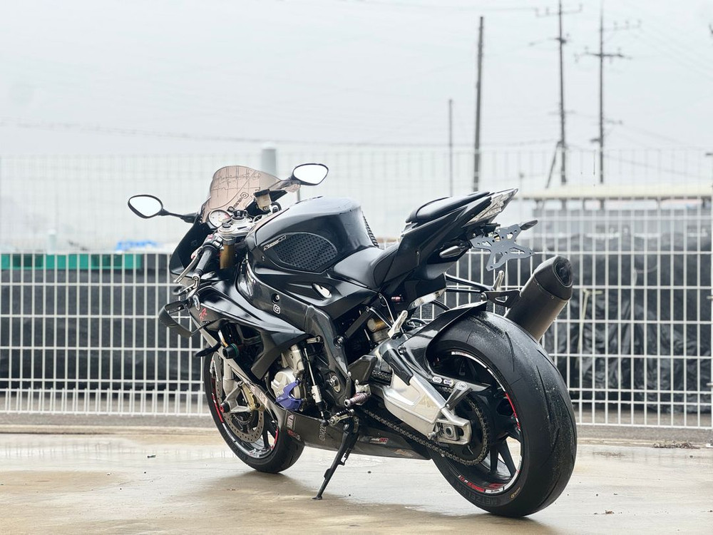 S1000rr 15년식 4만키로대 아크라 머플러 구변차량 판매합니다 이미지