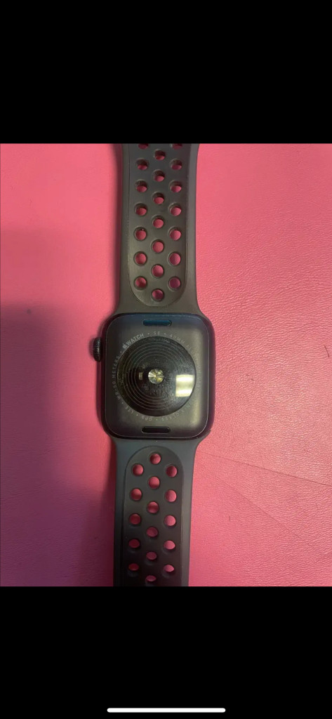 애플워치 se 40mm 미드나이트 이미지