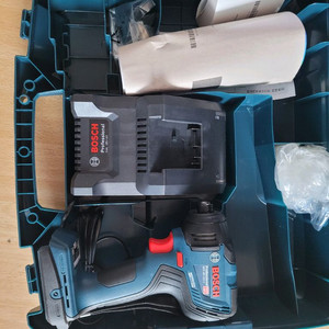 보쉬 GSB 18V 무선 임팩트렌치 세트 이미지