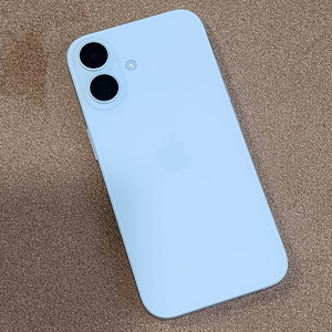 *66만원* 아이폰 16 화이트 128GB 배터리 92% 상태좋은폰 판매합니다