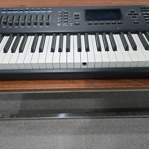 커즈와일 PC3K8 신디사이저