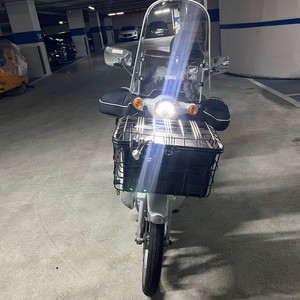 혼다 슈퍼커브110 흰색 23년식