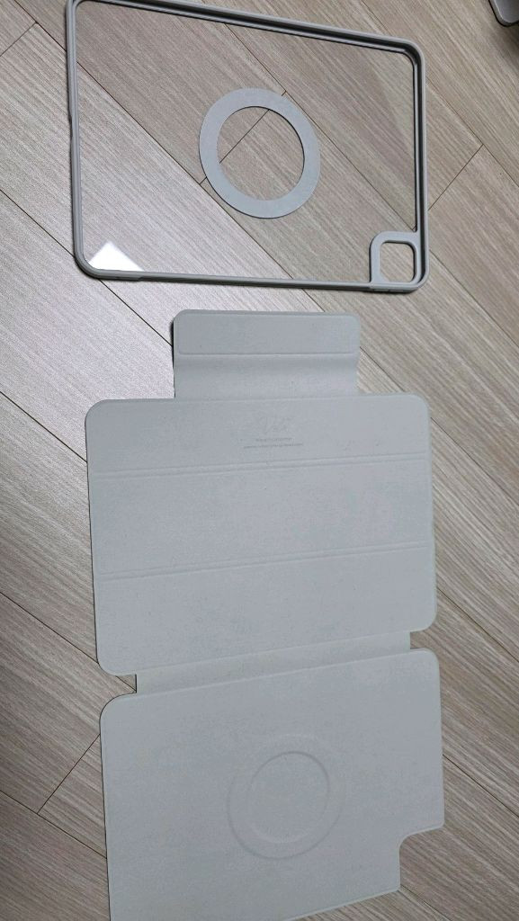 슈피겐 에어스킨 원탭 아이패드 프로 11 M4,M5 케이스--1